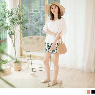 Plain V-neck Pleated Back Chiffon Top