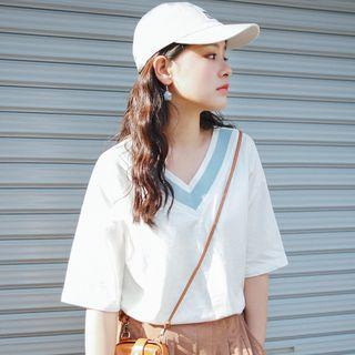 Elbow-sleeve V-neck Contrast-trim T-shirt
