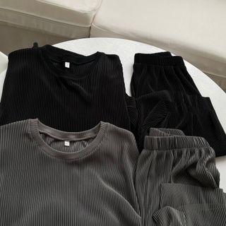 Set: Short Sleeve Crinkled Oversized Top + Straight Leg Shorts