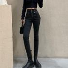 Stretched Cutout-waistline Skinny Jeans