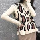 Leopard Pattern Waistcoat / Turtleneck T-shirt / Denim Jacket