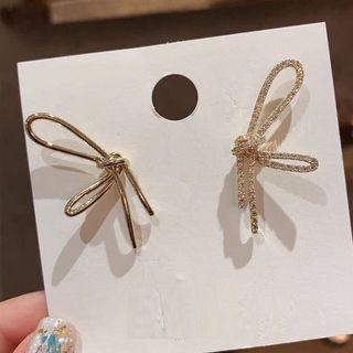 Non-matching Bow Stud Earring