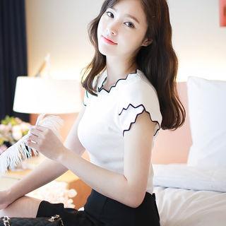 Zig-zag Contrast-piping Short Sleeve Knit Top