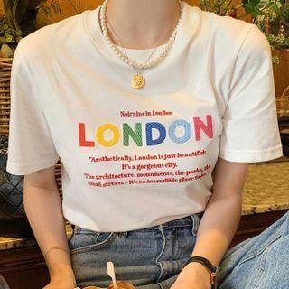 Short-sleeve Lettering Print T-shirt / Lettering Embroidered Pleated Mini A-line Skirt