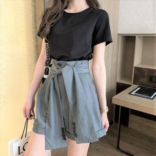 Short-sleeve T-shirt / Sashed Shorts