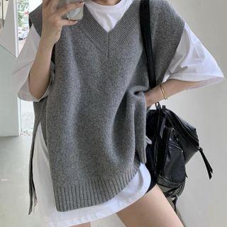 Elbow-sleeve Plain T-shirt / Sweater Vest