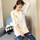 Long-sleeve V-neck Embroidery Sweater