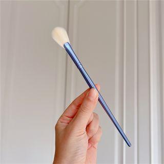 Makeup Brush 1 Pc - White & Bright Blue - One Size