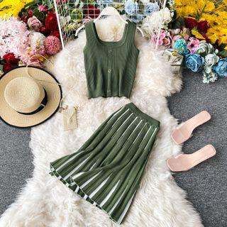 Set: U-neck Tank Top + Pleated Skirt