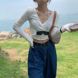 Cropped Plain V-neck Top
