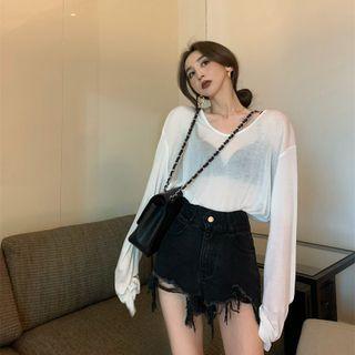 Long-sleeve T-shirt / Distressed Denim Hot Pants