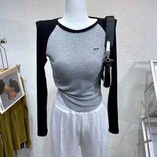 Round-neck Embroider Two Tone Cropped Top