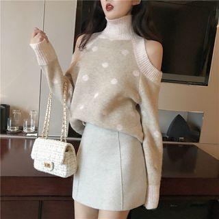 Cutout-shoulder Dotted Knit Top