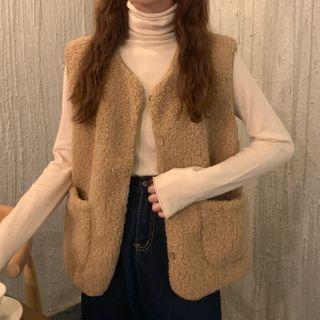 Long-sleeve Mock-neck Top / Buttoned Fleece Vest