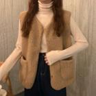 Long-sleeve Mock-neck Top / Buttoned Fleece Vest