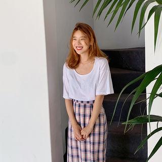 Scoop-neck Loose T-shirt