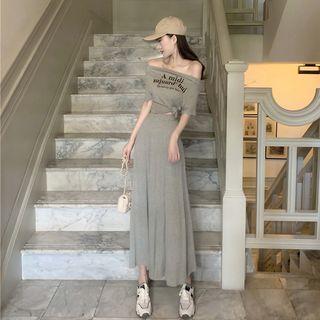 Short-sleeve Letter T-shirt / A-line Midi Skirt