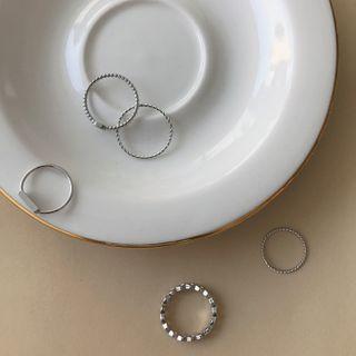Set Of 5: Twisted Thin Rings Silver - One Size