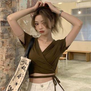 Short-sleeve V-neck Tie-waist Crop Top