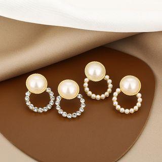 Faux Pearl Ear Stud E1896 - 1 Pair - White - One Size