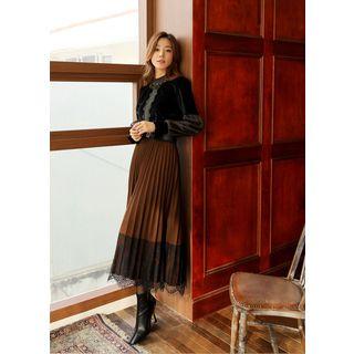 Lace-hem Long Pleated Skirt