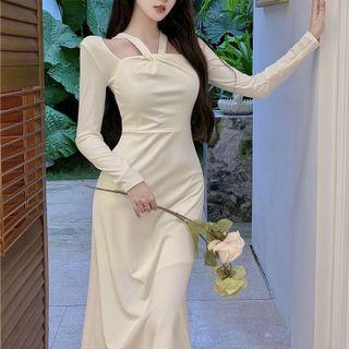 Halter-neck Long-sleeve Midi A-line Dress