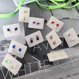 Capsule Ear Stud