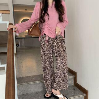 Plain Long-sleeve T-shirt / Leopard Print Wide-leg Pants