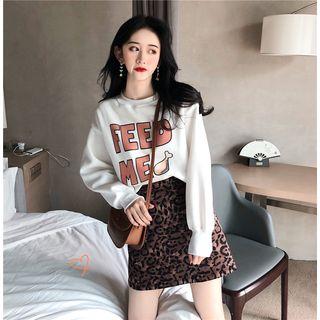Letter Print Pullover / Leopard Patterned Mini A-line Skirt