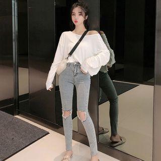 Open Back Long-sleeve T-shirt / Distressed Pants