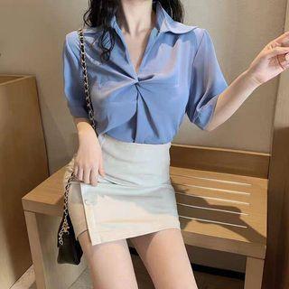 Short-sleeve Twist Shirt