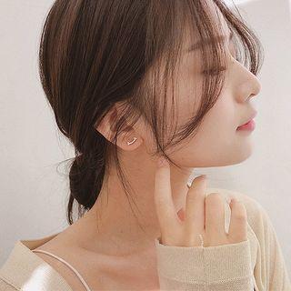 Curved Bar Stud Earring
