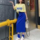 Printed Short-sleeve T-shirt / High-waist Pencil Midi Skirt