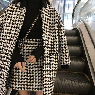 Houndstooth Buttoned Coat / Mini A-line Skirt
