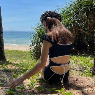 Short-sleeve Cut-out Contrast Trim Swimsuit