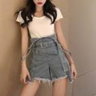 Short-sleeve T-shirt / Suspender Denim Shorts