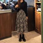 Long-sleeve Cable Knit Cropped Sweater / Long-sleeve Floral Midi Dress