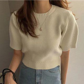 Short Sleeve Round-neck Knit Top