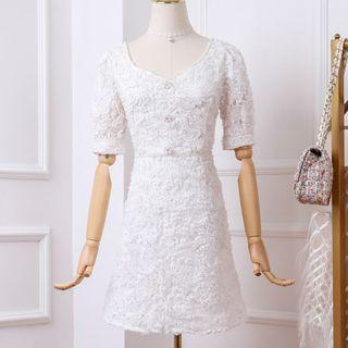 Short-sleeve Floral Applique Beaded A-line Mesh Dress