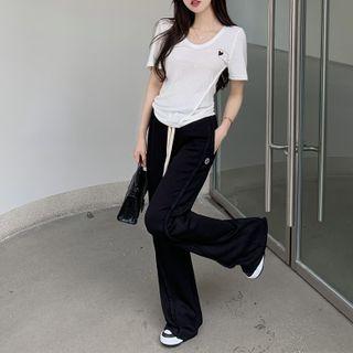 Short-sleeve Heart Embroidered T-shirt / Straight-leg Pants