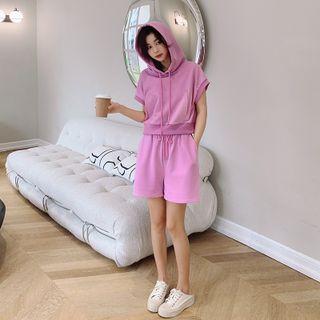 Set: Hooded Cropped T-shirt + Sweatshorts