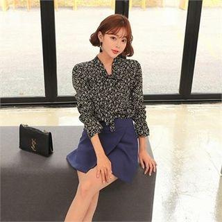 Tie-neck Flare-cuff Floral Blouse