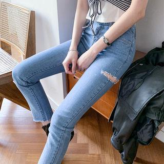 Slit Distressed Straight-cut Jeans