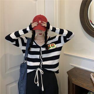 V-neck Embroider Letter Striped Cropped Knit Top