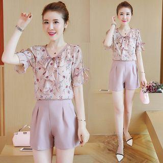 Set: Short-sleeve Floral Blouse + Wide Leg Shorts