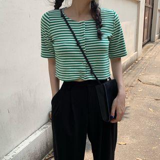 Elbow-sleeve Buttoned Cropped T-shirt