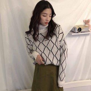 Turtleneck Diamond Pattern Sweater