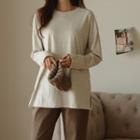 Plain Slit-side Loose-fit T-shirt