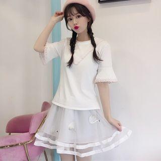 Lace Trim Short-sleeve T-shirt / Swan Embroidered A-line Mesh Skirt