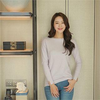 Buttoned-shoulder Slit-cuff Knit Top
